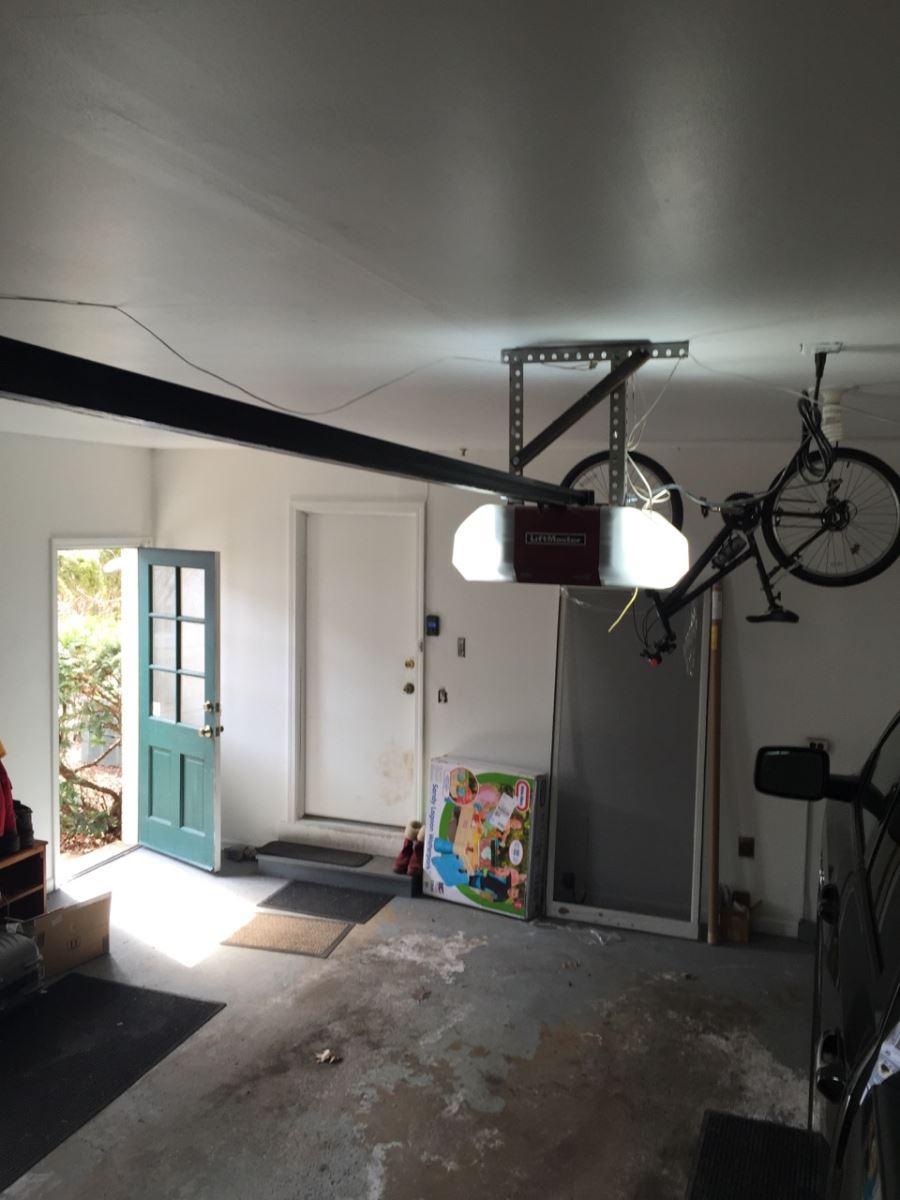 Garage Door Opener Repair in Washington
